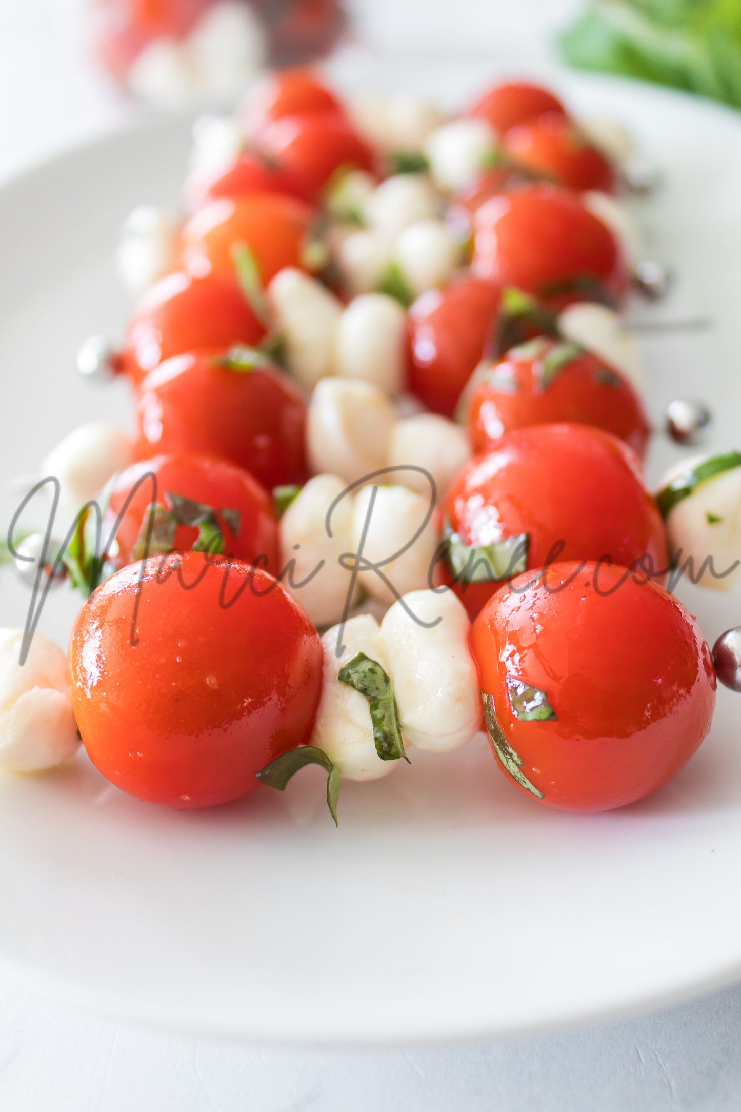 Cherry Tomato Caprese Salad (Set 4 Semi)