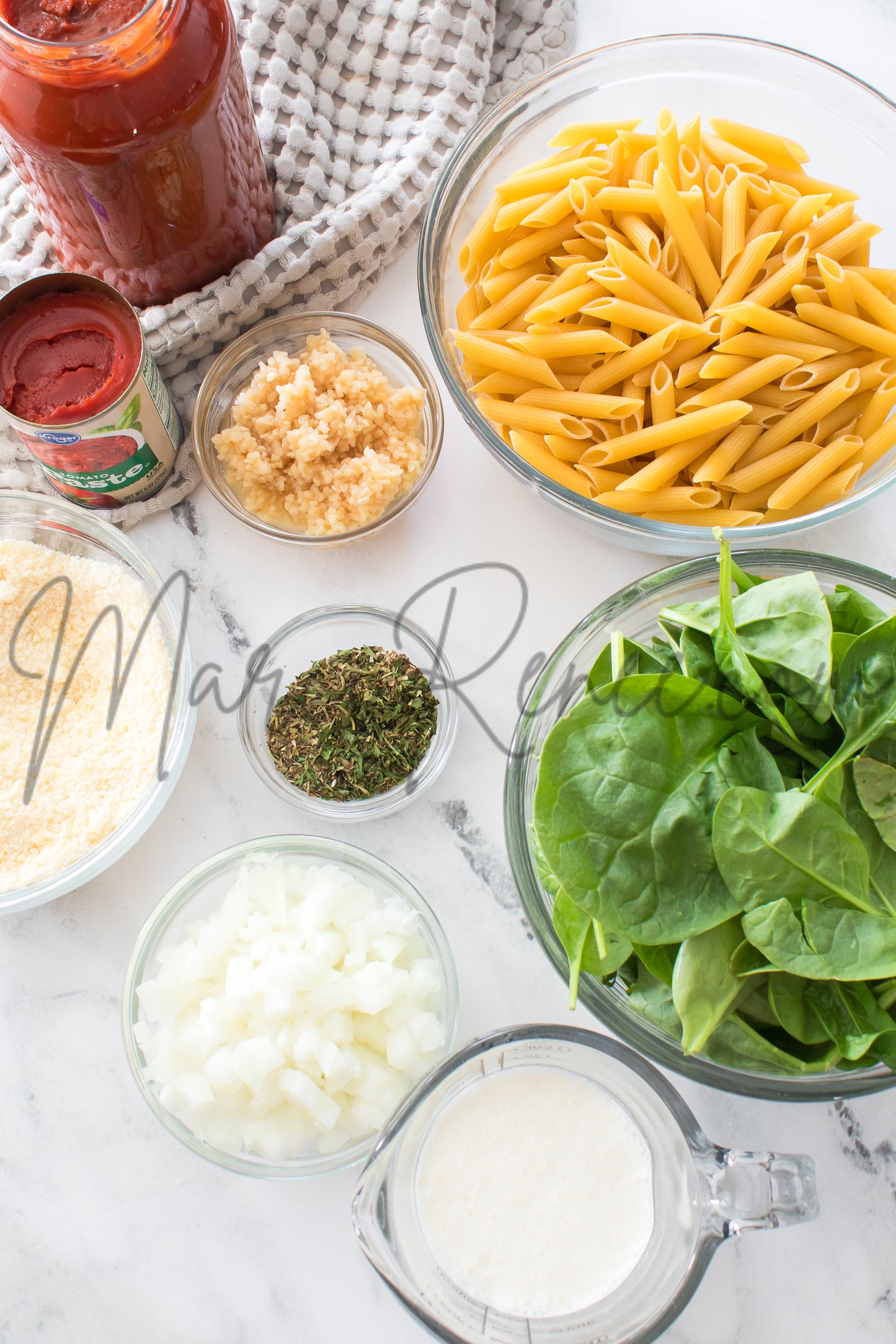 Semi: Creamy Spinach Pasta Sauce (Set 2 of 2)