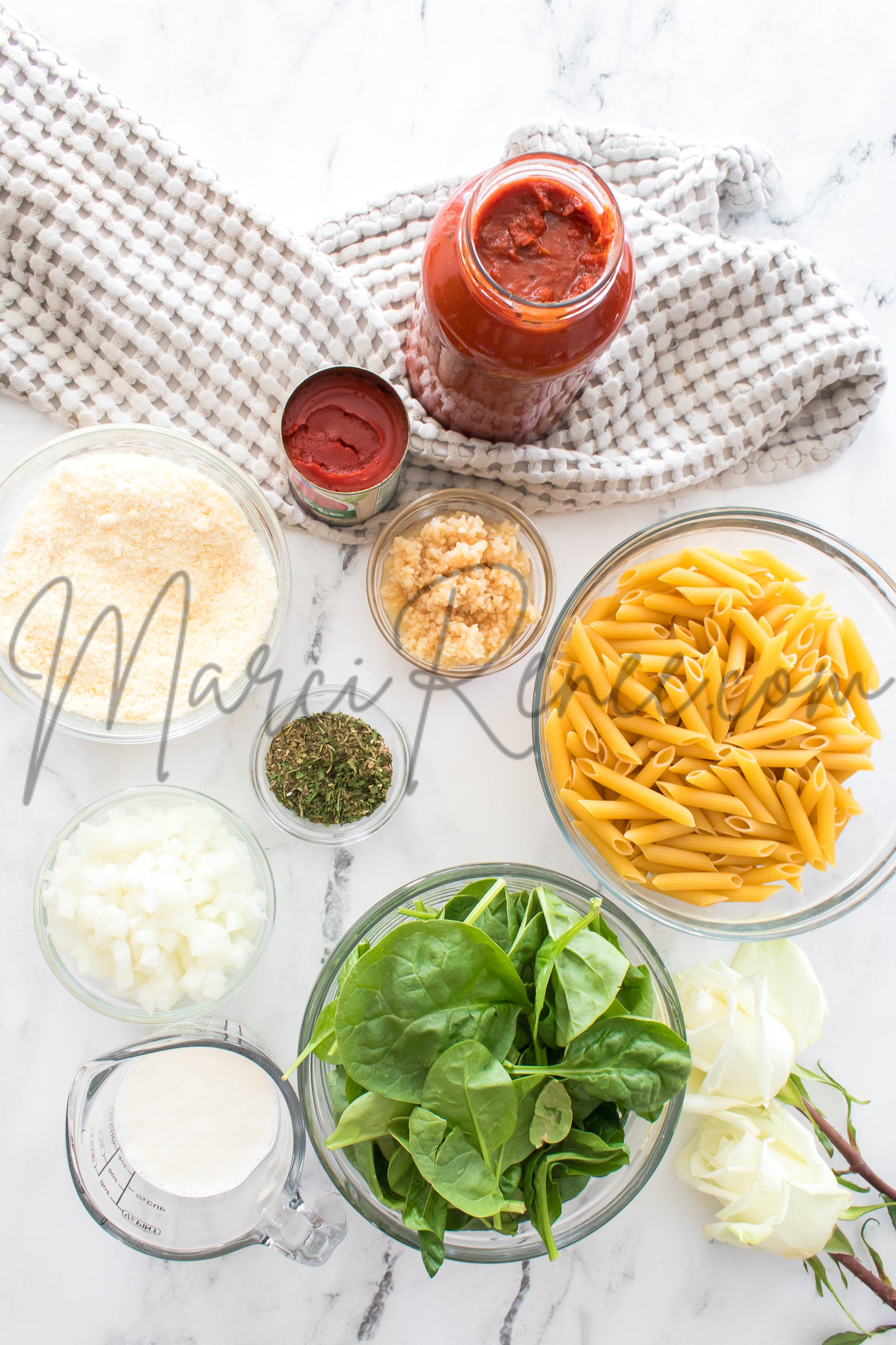 Semi: Creamy Spinach Pasta Sauce (Set 2 of 2)