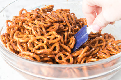 Oven Cinnamon Pretzels (PLR)