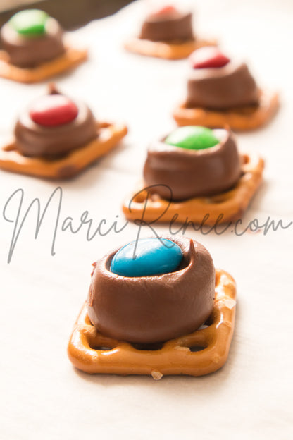 Hershey Kiss Pretzels (PLR)