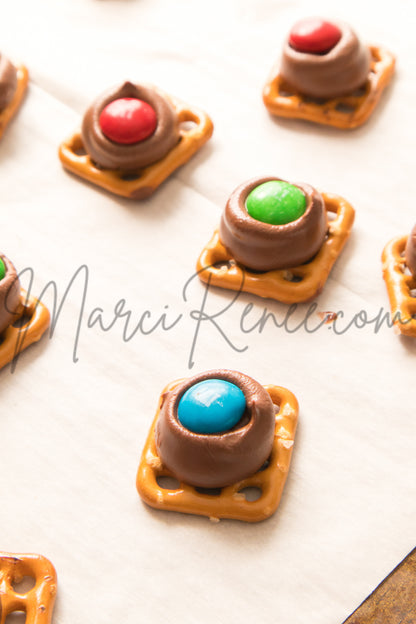 Hershey Kiss Pretzels (PLR)