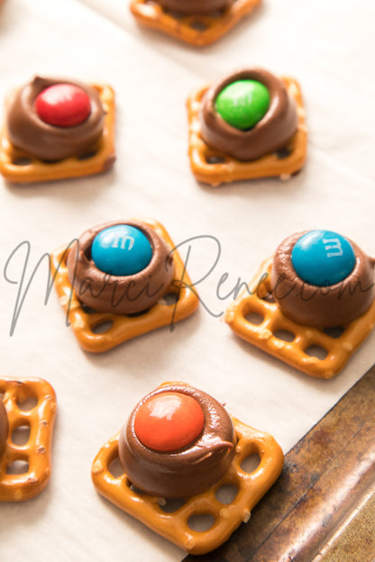 Hershey Kiss Pretzels (PLR)